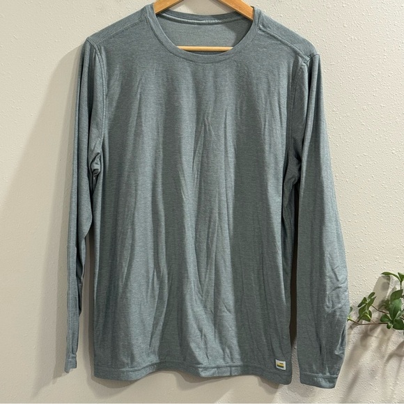 Vuori Men’s Green Strato Tech Long Sleeve T-Shirt Crew Performance Stretch *READ - Picture 1 of 5